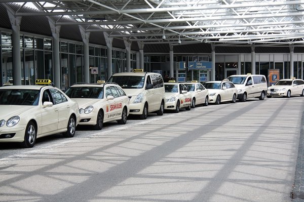 Taxi aéroport lyon saint exupéry : voyagez en toute sérénité